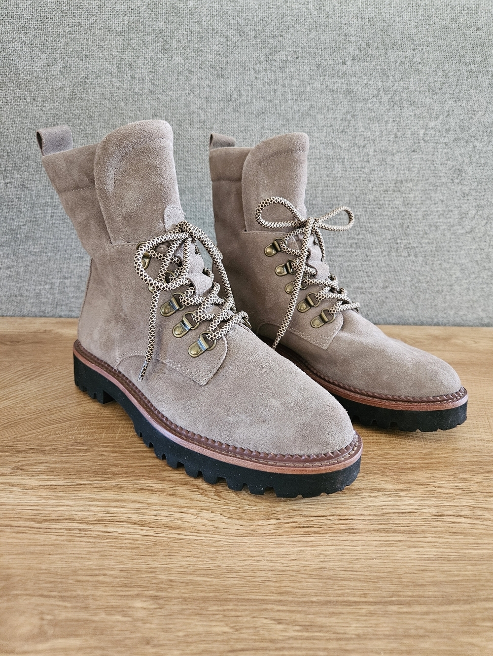 Sanctuary Grey Suede March Lace-Up Hiking Boots Size 7.5M